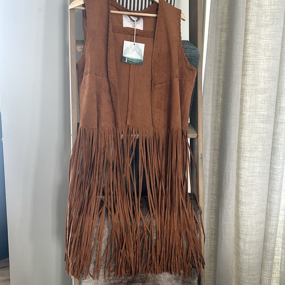 FORNIA WOMEN'S FRINGE FAUX SUEDE VEST - Picture 2 of 4